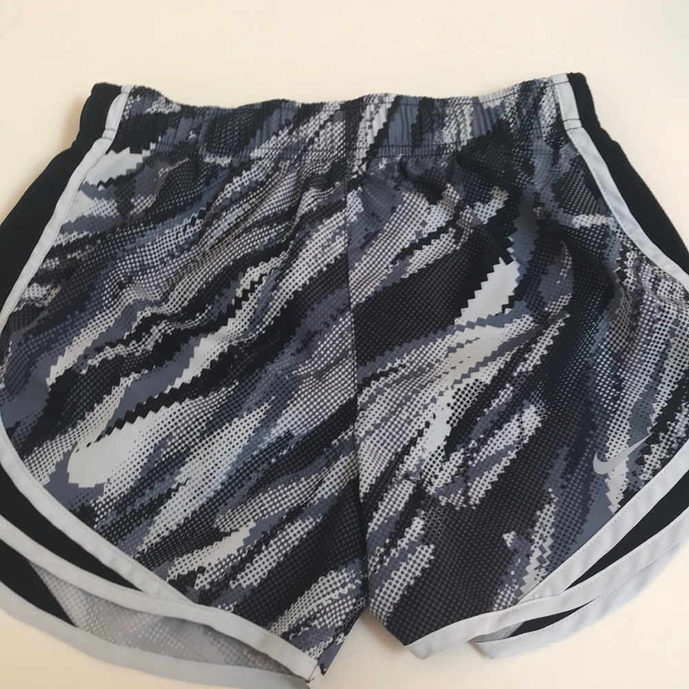 W Nike tempo running shorts - size S, never worn